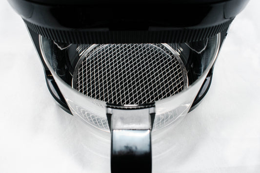 PFAS-fri airfryer 4L set oppefra med rustfrit stål rist i glasskål Pure Living 
perfekt for dit helbred